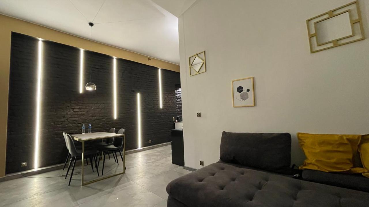 Darkhouse2 *